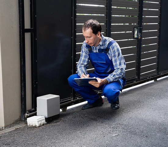Commercial Fence and Gate
