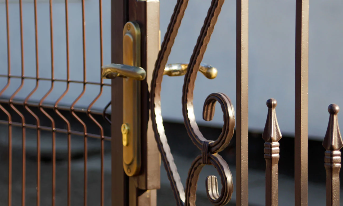 San Diego CA Gate Alignment and Hinge Repair